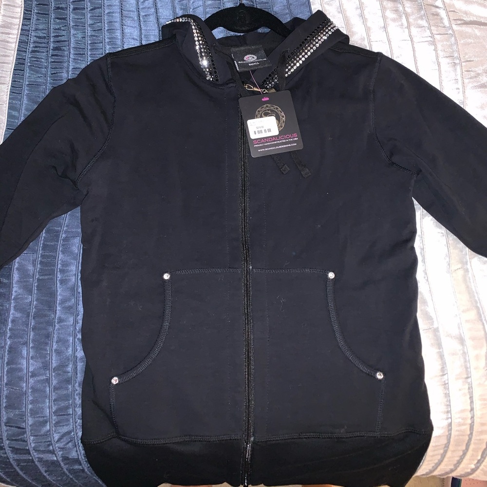 Cute sweater and pants and also in white!